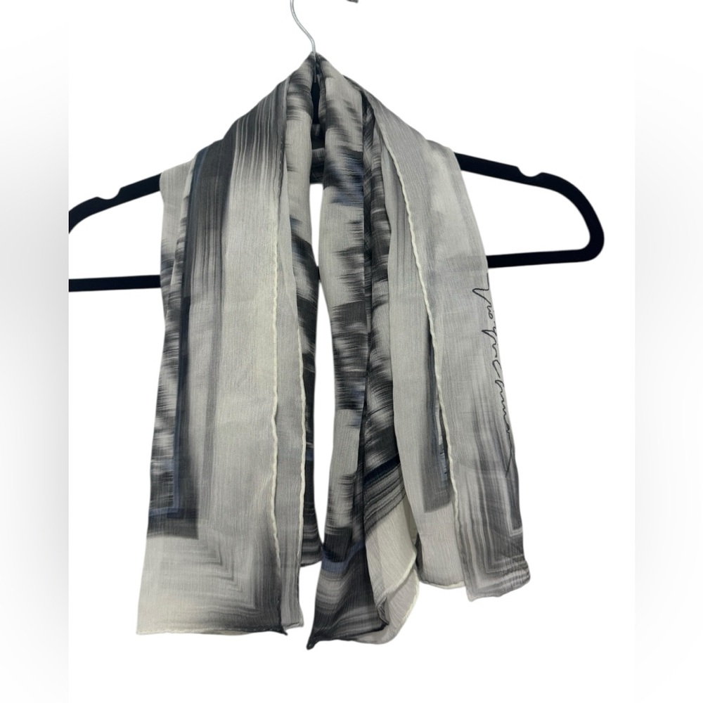 Giorgio‎ Armani Runway Gray Blue Black Abstract 100% Silk Scarf, Size 30 x 24